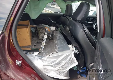 2021 Lincoln Corsair Standard z USA, uszkodzony, nr VIN 5LMCJ1D94MUL06215